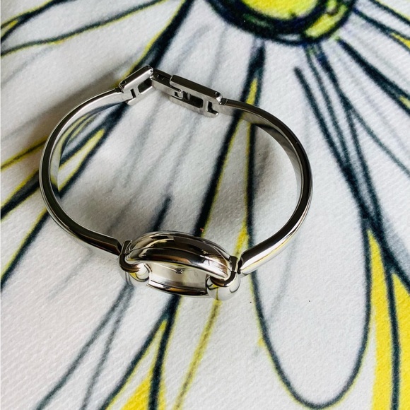 Authentic GUCCI bangle watch 🌷🌷🌷 - Picture 6 of 10